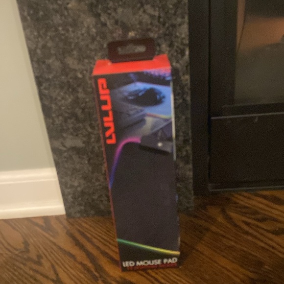 LED Mouse Pad with 12 different light modes 
 NWT - Picture 8 of 9